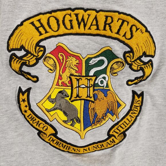 Vintage Harry Potter T Shirt Adult Medium Gray Embroidered Hogwarts Crest 2001 - Picture 6 of 16